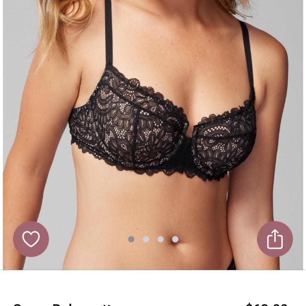 Soma Black Lace Bra with Scalloped Edges and Adjustable Straps